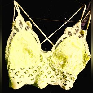 Elegant Lace Bralette in Light Yellow